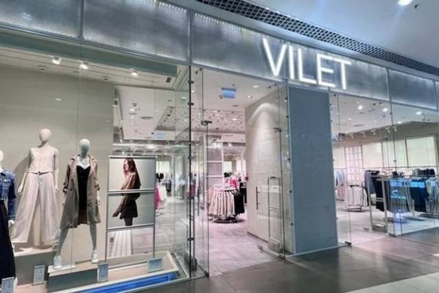 В торговых центрах Новосибирска Zara и Stradivarius заменили новыми магазинами одежды