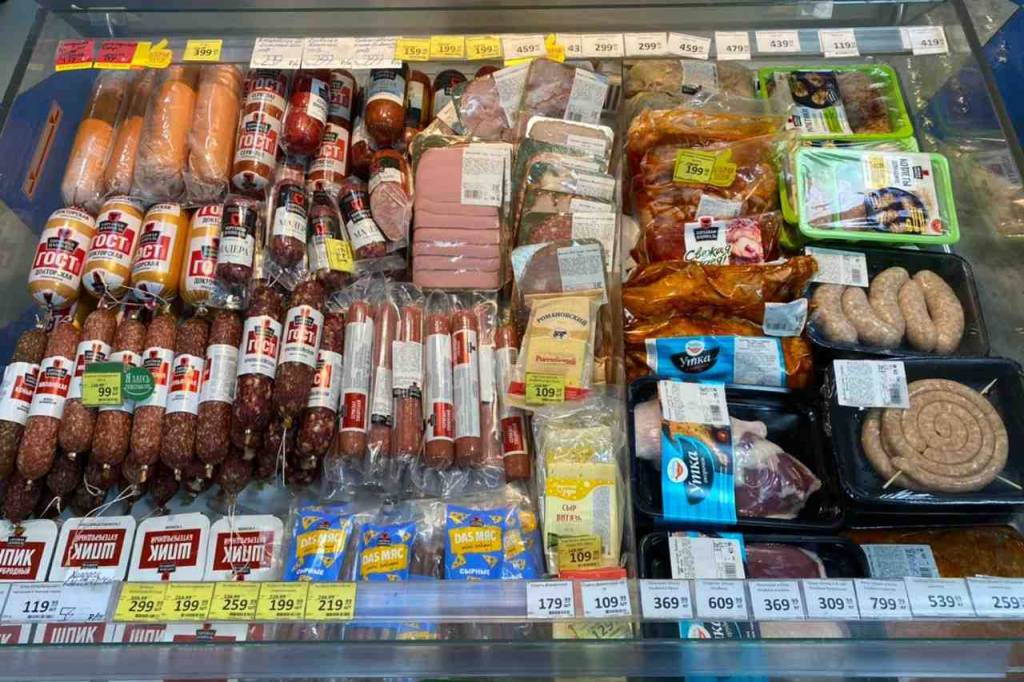 В Новосибирске мужчина попал под уголовное дело за 10 палок колбасы