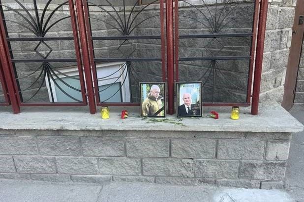 В Новосибирске организовали стихийный мемориал памяти Евгения Пригожина