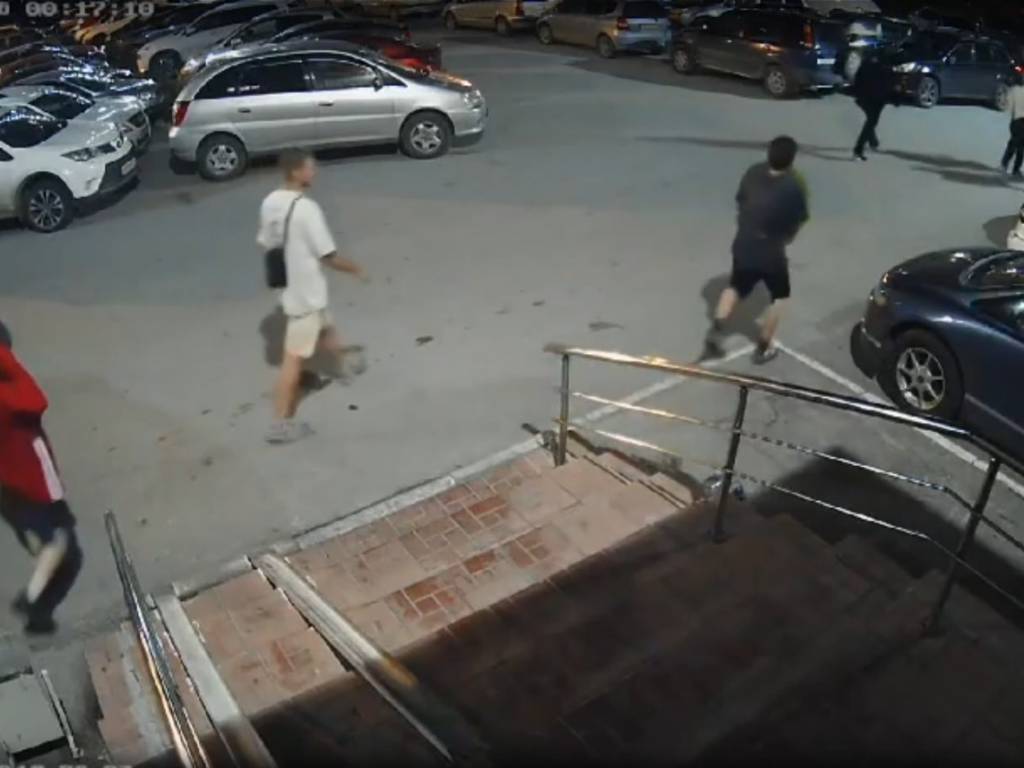 В Новосибирске вандалы испортили футбольное поле