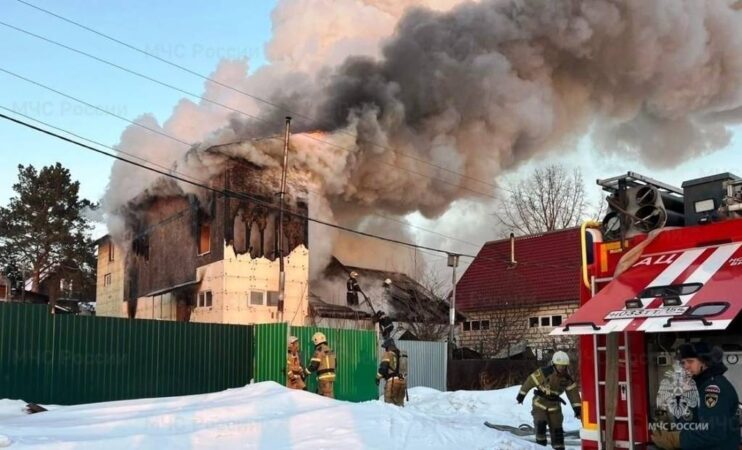 В Новосибирске мать поблагодарила пожарного