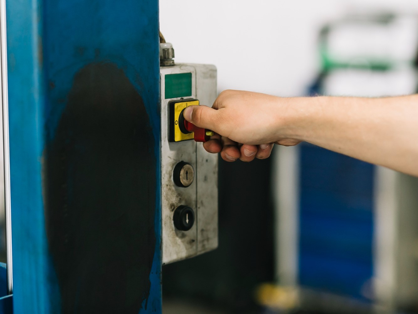 Больше 80 лифтов заменят в Новосибирской области в 2024 году