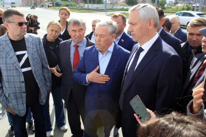 Во время визита Андрея Травникова в микрорайон Чистая Слобода обсудили вопросы транспортной доступности