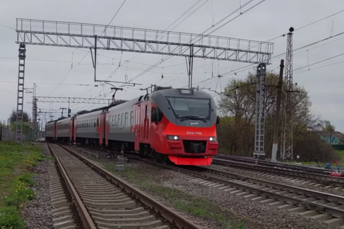 Электропоезд из Новосибирска изменит расписание из-за ремонта пути