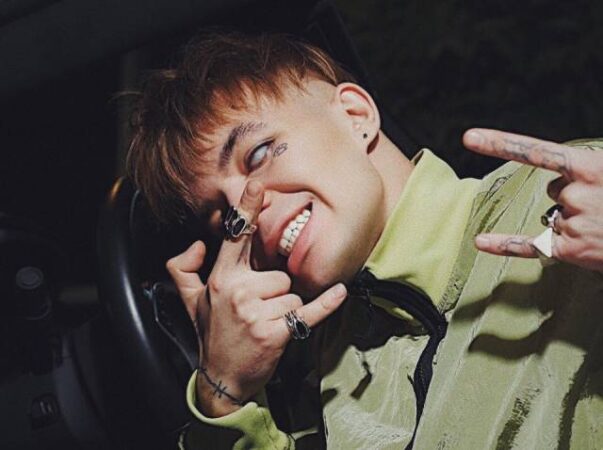 Власти проверили и согласовали список песен Элджея для выступления в Новосибирске