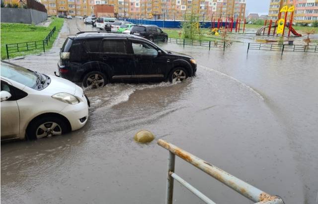 В Новосибирске из-за дождей затопило 6 территорий