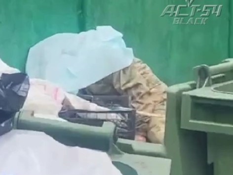 Труп на мусорной площадке обнаружили в Новосибирске