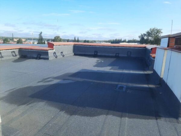 В НСО суд обязал администрацию поселка починить крышу детсада