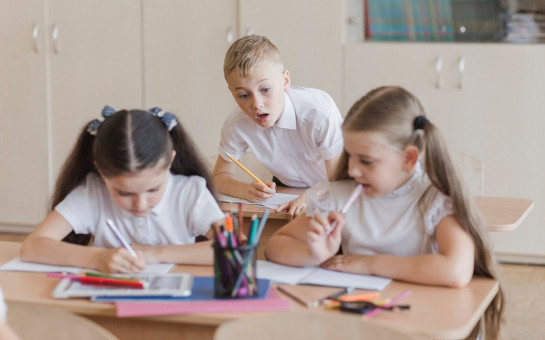 Почти вдвое увеличена региональная выплата многодетным семьям на подготовку детей к школе