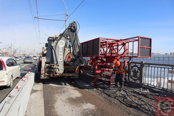 На 59 процентов оценивают в мэрии строительную готовность Октябрьского моста