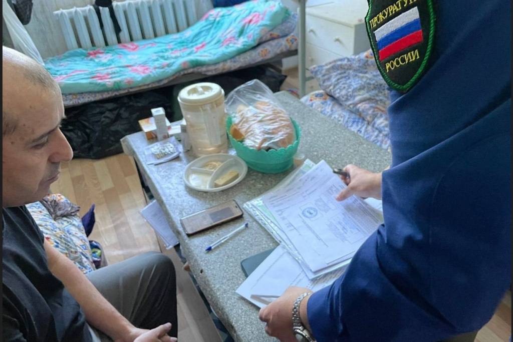 «Резиновый» хостел для  мигрантов накрыли в Новосибирске — там жили 350 постояльцев