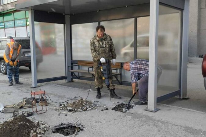 В Новосибирске установили павильон на остановку «Магазин Кристалл» после публикации «Прецедента»