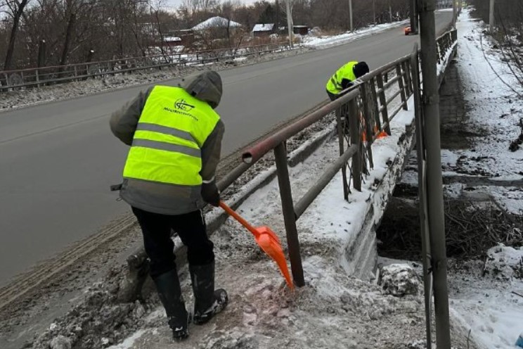 В Новосибирске начался ремонт разрушающегося моста над рекой Тула