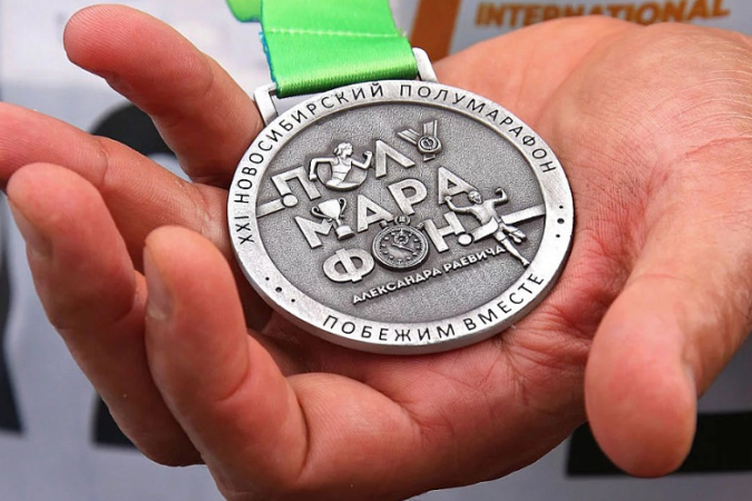 Новосибирский застройщик поддержал полумарафон Раевича