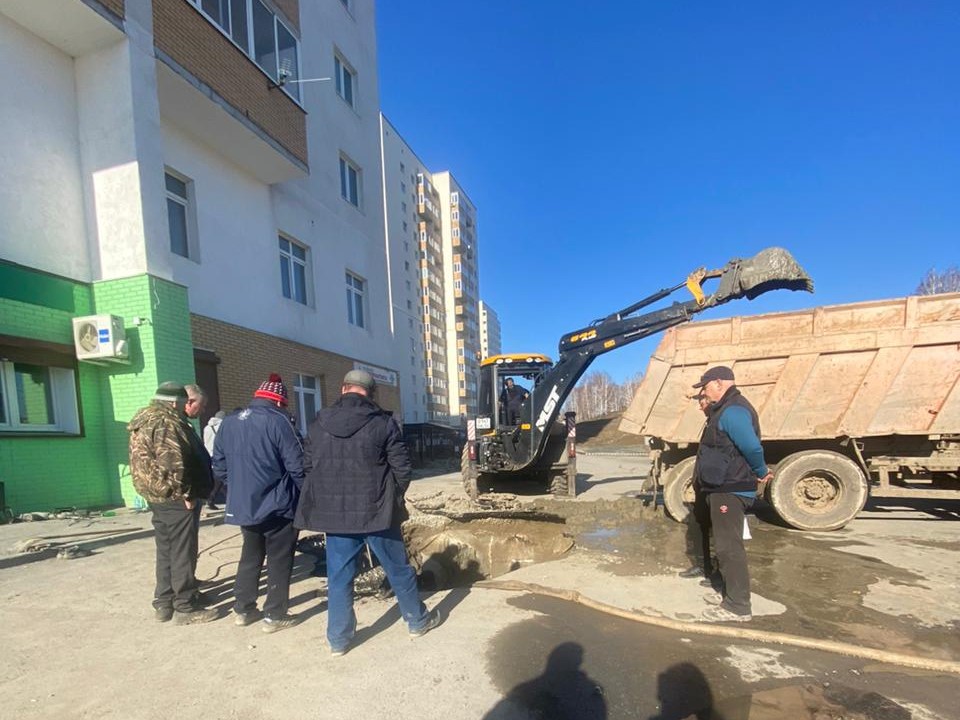 Жители микрорайона в селе «Каменка» пожаловались на «черную» воду