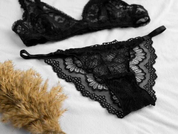 Вызовом группы быстрого реагирования закончился совместный поход семейной пары в магазин нижнего белья