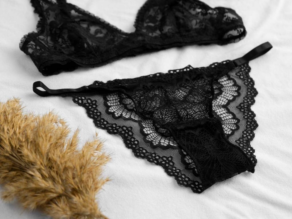 Вызовом группы быстрого реагирования закончился совместный поход семейной пары в магазин нижнего белья