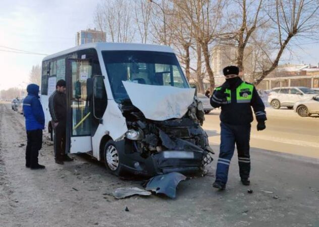В Новосибирске прокуратура и СК проверят ДТП с маршруткой и грузовиком