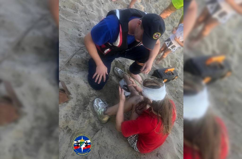 В Новосибирске спасатели помогли 15-летней с пробитой головой