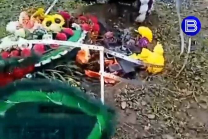 Осквернение могил бойцов СВО в новосибирском селе возмутило Бастрыкина