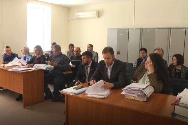 «В чьих интересах Вы действуете?»: многодетные из поселка Садовый обвинили областное правительство и суд в неуважении