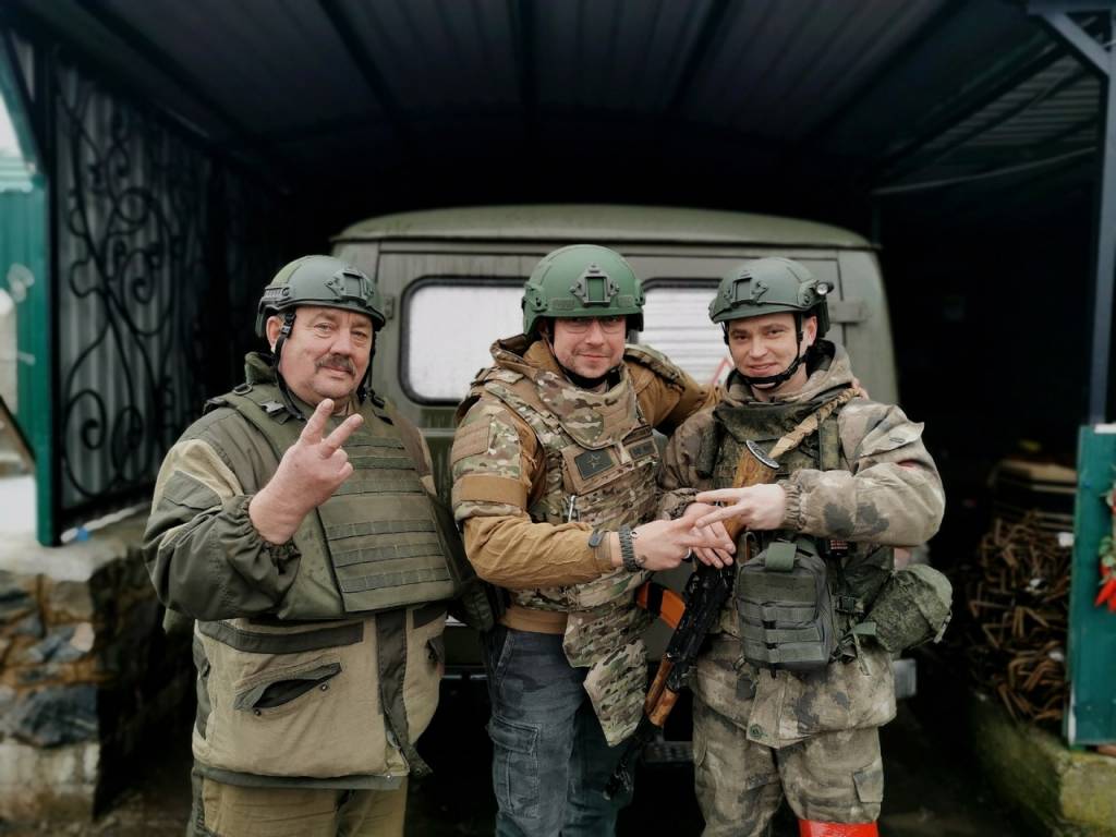 Пенсионер из Новосибирской области купил УАЗ для бойцов и сам доставил его в зону спецоперации