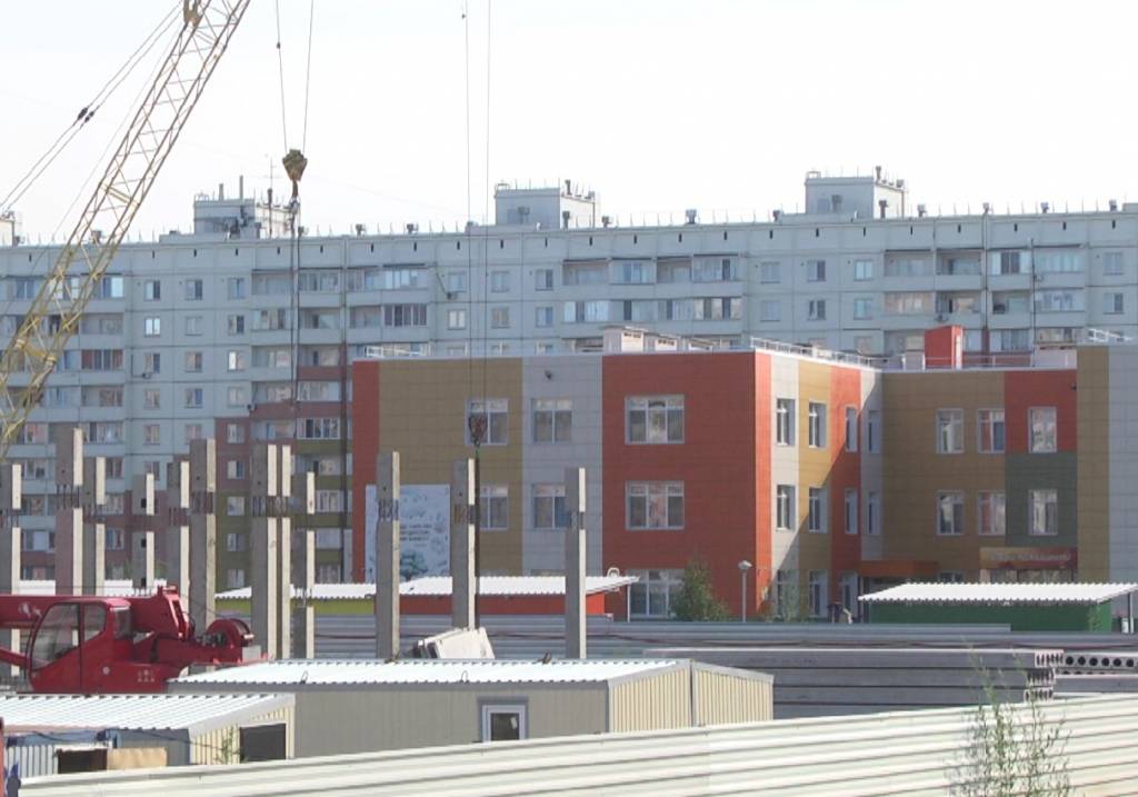 В Минобразования НСО заявили о риске срыва срока сдачи концессионной школы в Чистой слободе