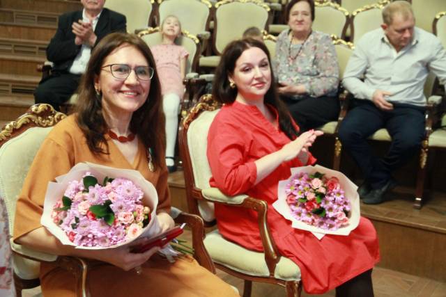 Спикер Заксобрания Новосибирской области принял участие в церемонии награждения многодетных матерей