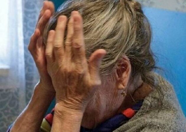 Под Новосибирском сотрудница Почты России заплатит пенсионерке 25 тысяч за побои