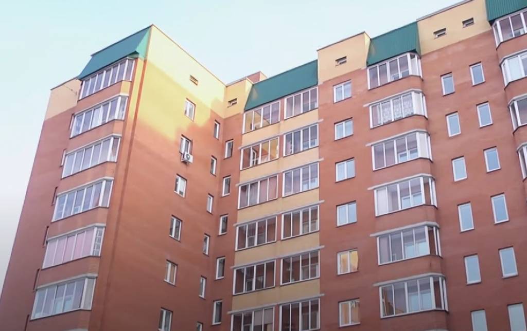 В Новосибирске кошатница терроризирует соседей невыносимым смрадом