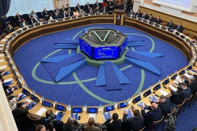 Изменения в устав Новосибирска обсудили на публичных слушаниях