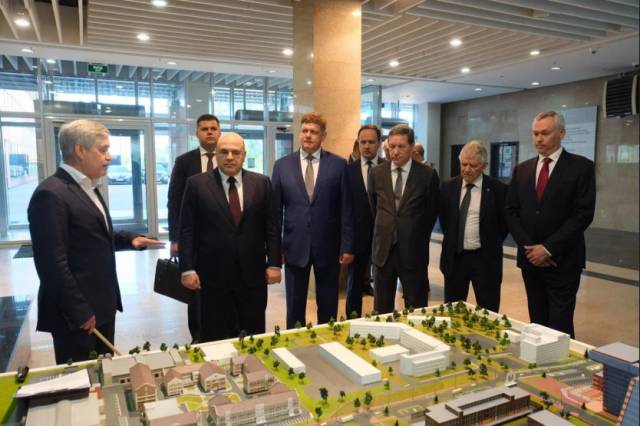 Михаил Мишустин посетил научно-технологический парк новосибирского Академгородка