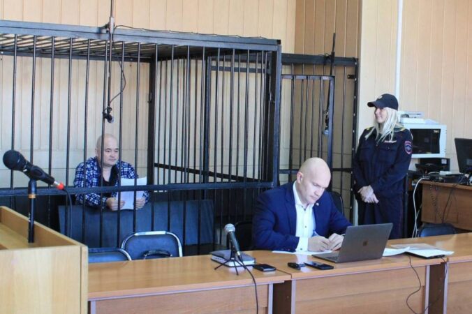 Новосибирца начали судить по обвинению в диверсии на железной дороге