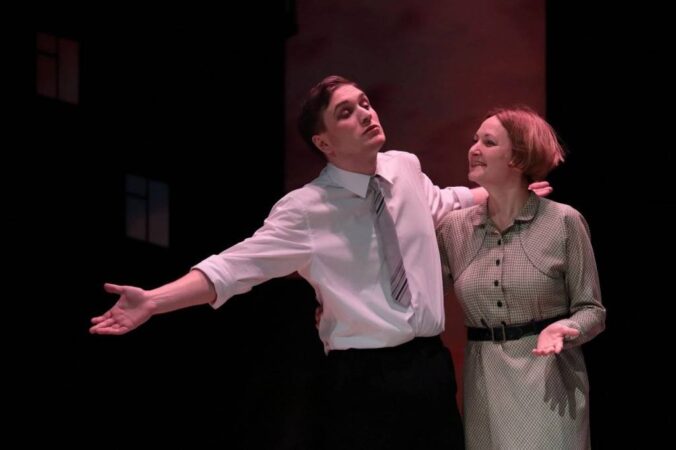 В Новосибирске показали «Утиную охоту»: спектакль о душе и любви