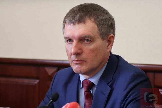 Суд арестовал экс-главу департамента потребрынка Новосибирска Виталия Витухина на два месяца