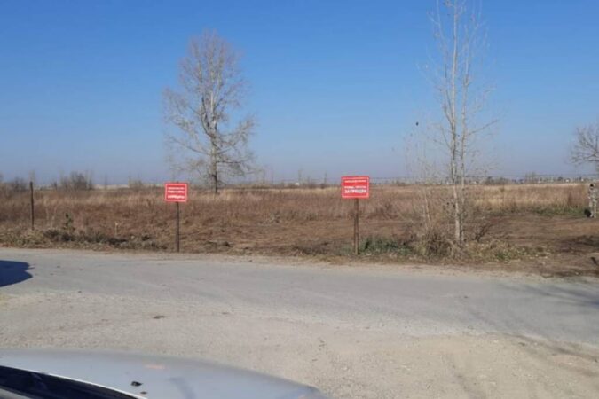 Под Новосибирском агрофирма хочет перекрыть дорогу к нескольким СНТ