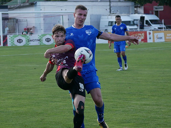 ФК «Новосибирск» победил на выезде и продолжает лидировать в своем дивизионе
