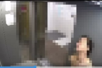 В Новосибирске голый танцор в подъезде напугал соседей