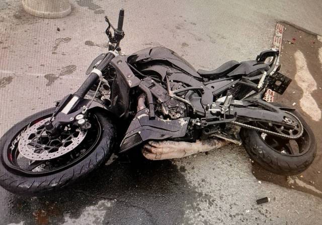В Новосибирске мужчина и девушка попали в ДТП на мотоцикле Yamaha