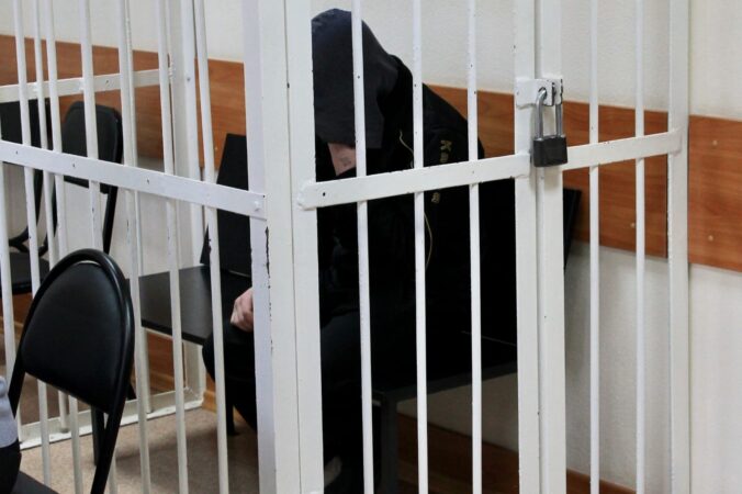 В Новосибирске начали судить подростка за убийство заслуженного учителя