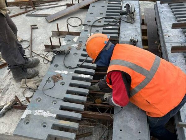 В Новосибирске отремонтируют пешеходный мост через дамбу Димитровского моста