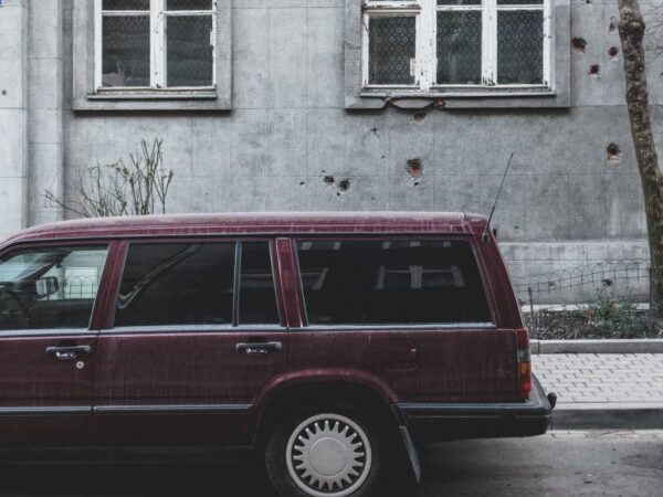 Мэр Новосибирска поручил убрать с улиц и дворов брошенные авто