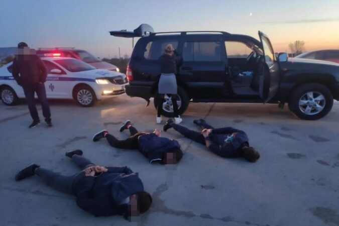 В Новосибирске суд вынес приговор троим омичам за грабеж и похищение людей