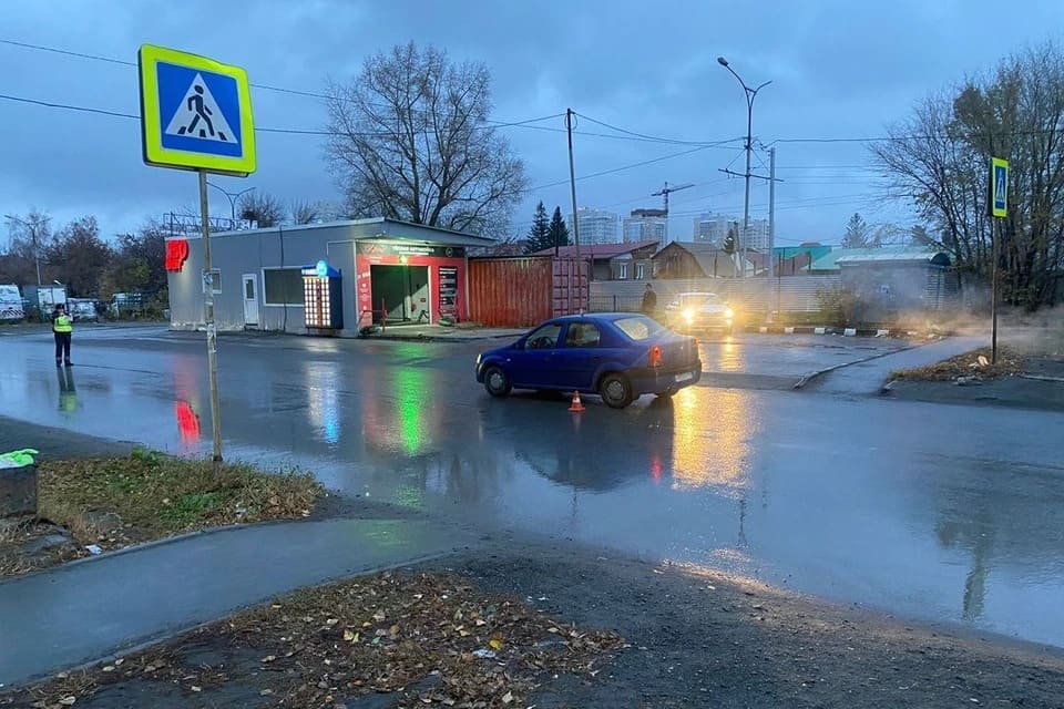 В Новосибирске водитель «Renault» сбил 17-летнего парня на пешеходном переходе