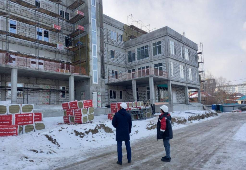 В Новосибирске прокуратура выявила нарушения при строительстве концессионных поликлиник