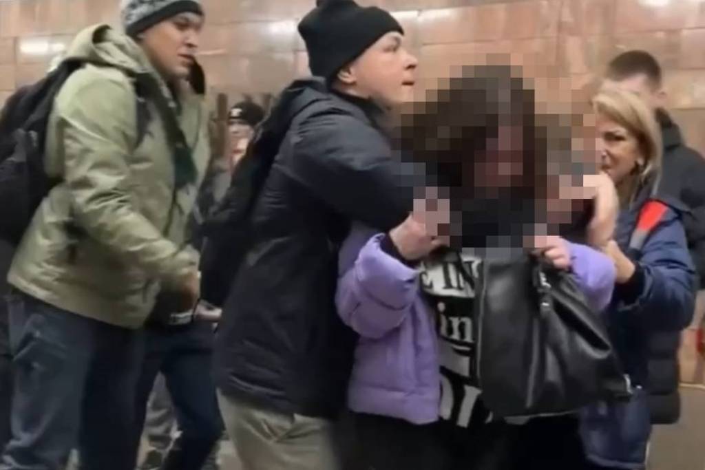 В Новосибирске девушка распылила перцовый баллончик в метро