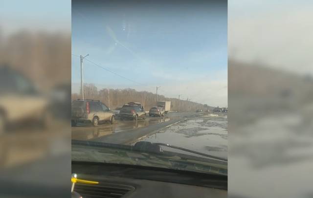 В Новосибирской области водители рассказали о плачевном состоянии главной дороги в Толмачево