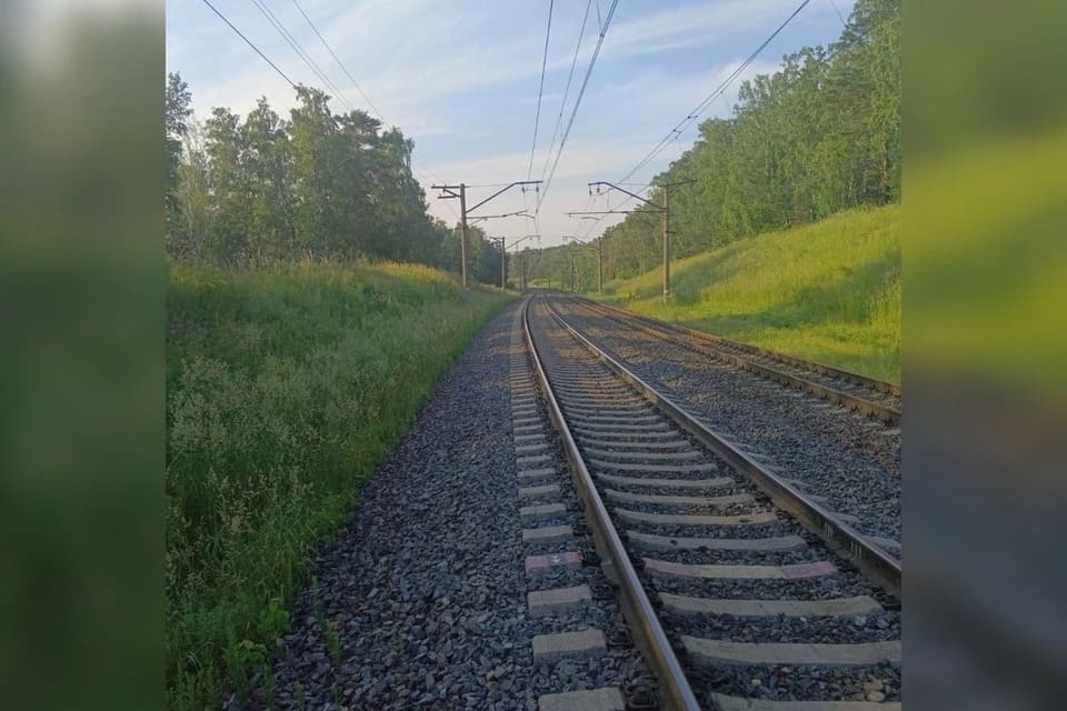 В пригороде Новосибирска электричка сбила 36-летнюю женщину