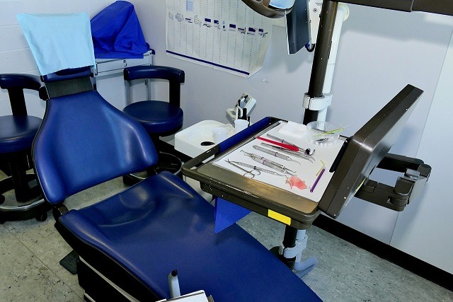 СК начал проверку обстоятельств смерти пациентки после удаления зуба в Новосибирске