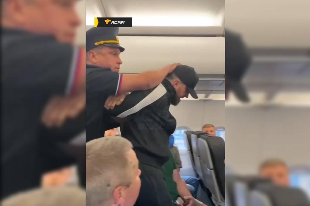 Вылет самолета из Москвы в Новосибирск задержали на 40 минут из-за авиадебошира